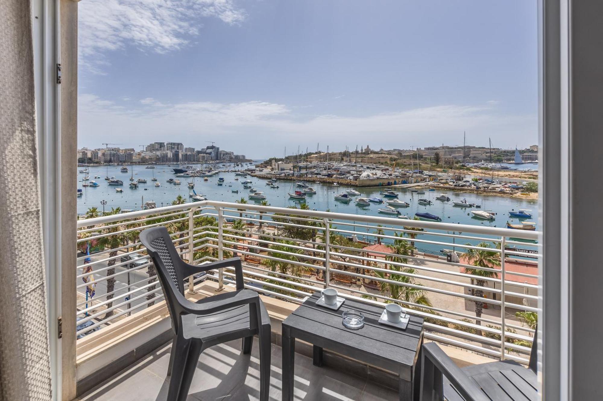 New Duplex Penthouse W Breathtaking Views By Sf Homes グジラ エクステリア 写真
